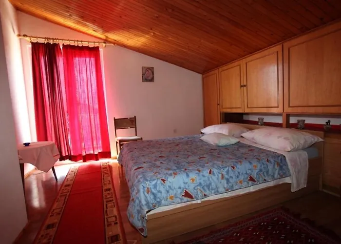 Apartment & Zlatica Hvar